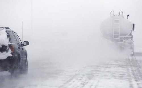 Цас орж, цасан шуурга шуурна